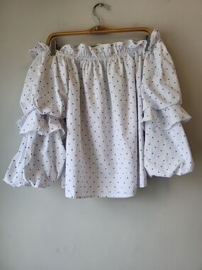 DO+BE White Polka Dot Off-Shoulder Countryside Chic Shirt Ruffle Sleeves